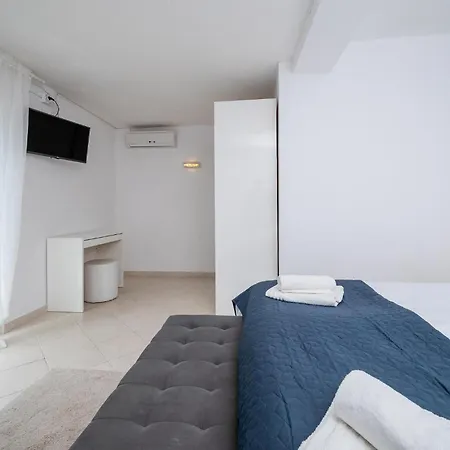 דירה Cozy In With Wifi ראבץ